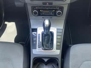 Volkswagen Passat 2011, 401.000 km, 6.500 EUR — miniatura 7
