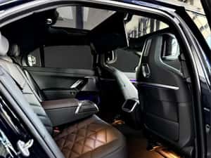 BMW Seria 7 740d xDrive M, TV/ Automată, sedan premium diesel — miniatura 4