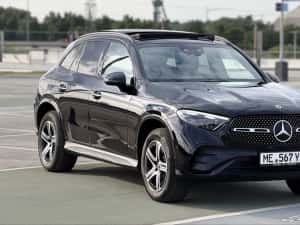 Mercedes-Benz GLC 400e 4MATIC AMG Line 2023 | 381 CP | Digital Light | Head-Up Display | 120 km electric — miniatura 2