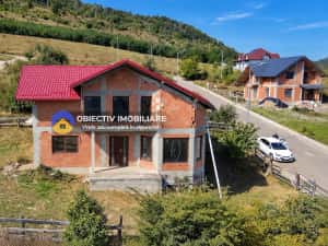Vila la rosu si teren 500 mp de vânzare , Zona Fermelor — miniatura 2