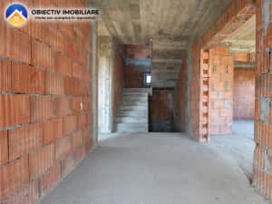 Vila la rosu si teren 500 mp de vânzare , Zona Fermelor — miniatura 5