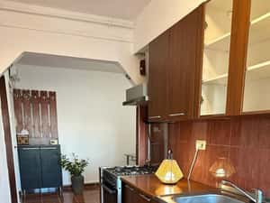 Ap 3 cam decomandat - zona Lebăda al 5 min de statia de tramvai — miniatura 5