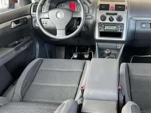 Volkswagen Touran Manuală 105 HP Diesel — miniatura 5