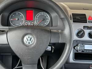 Volkswagen Touran Manuală 105 HP Diesel — miniatura 6