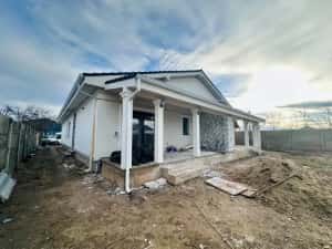 Duplex pe parter 4 camere, dressing si 2 bai - Bucovat