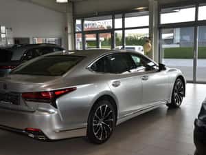 Lexus LS 500 Hibrid Automată 359 cp, 44.353 km — miniatura 3