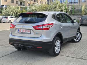 Nissan Qashqai 1.6 dCi – SUV-ul care îmbină confortul cu economia — miniatura 3