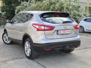 Nissan Qashqai 1.6 dCi – SUV-ul care îmbină confortul cu economia — miniatura 4