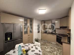 Casa de vanzare cu 5 camere +o curte de 150 mp Zona Terezian Sibiu — miniatura 7