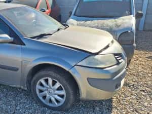 dezmembrez renault megane 2 — miniatura 5