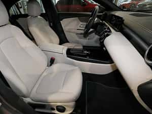 Mercedes-Benz CLA 180 Sport cu dotări complete — miniatura 4