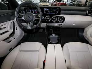 Mercedes-Benz CLA 180 Sport cu dotări complete — miniatura 5