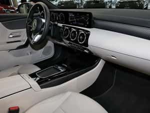 Mercedes-Benz CLA 180 Sport cu dotări complete — miniatura 7