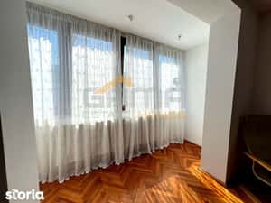 Apartament 3 camere in zona Polivalenta — miniatura 4