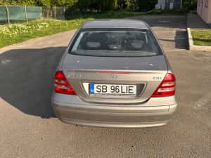 Mercedes c220 cdi an 2004 — miniatura 2