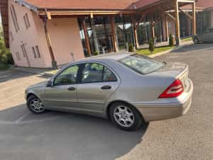 Mercedes c220 cdi an 2004 — miniatura 9