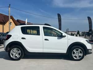 Dacia Sandero Manuală 90 HP Benzină — miniatura 2
