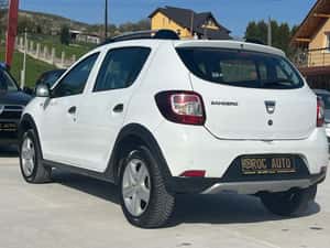 Dacia Sandero Manuală 90 HP Benzină — miniatura 5