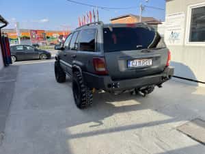 Grand Cherokee autoutilitara 4 locuri — miniatura 2
