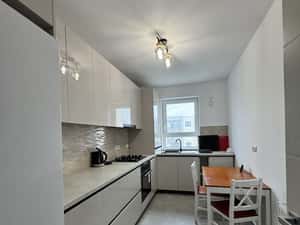 De închiriat apartament 2 camere, priveliște superbă, zona Coresi