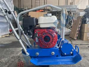 PLACA compactoare 400x 510mm Italia motor Honda 5,5 hp — miniatura 10