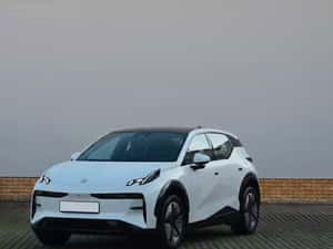 Zeekr Hatchback electric second-hand, 2025, 35.800 EUR — miniatura 2