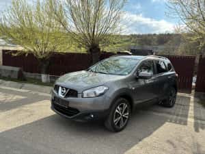 Nissan Qashqai 4x4 7 locuri
