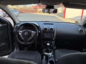 Nissan Qashqai 4x4 7 locuri — miniatura 7