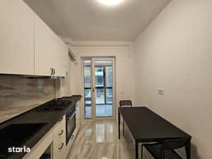 Apartament cu 2 camere de vanzare. Moon Reflexes. Loc de parcare — miniatura 4