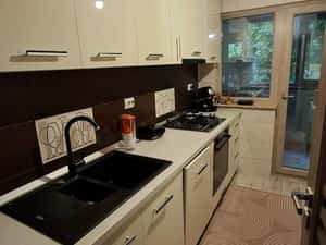 Apartament 2 camere complet renovat, Podu Roș – 53 mp, etaj 1/10 — miniatura 6