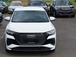 Audi Q4 e-tron SUV electric 2023 — miniatura 5