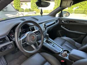 Porsche Macan 2018, 63.266 km, Second Hand — miniatura 4