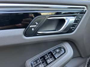 Porsche Macan 2018, 63.266 km, Second Hand — miniatura 7