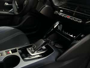 Peugeot 2008 ALLURE Automată 130 HP Benzină — miniatura 3
