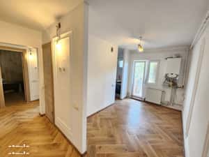 Vand apartament  2 camere decomandat zona Lunei 56mp — miniatura 3