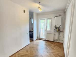 Vand apartament  2 camere decomandat zona Lunei 56mp — miniatura 6