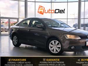 Volkswagen Jetta Manuală 105 HP Benzină