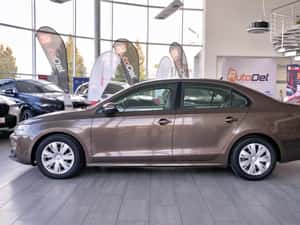 Volkswagen Jetta Manuală 105 HP Benzină — miniatura 4