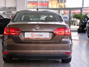 Volkswagen Jetta Manuală 105 HP Benzină — miniatura 6