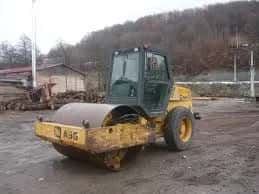 Cilindru compactor  terasier mixt, picior de oaie de închiriat — miniatura 4