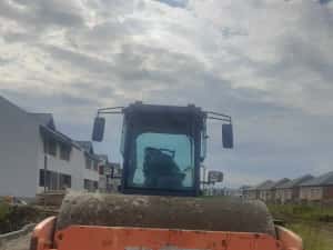 Cilindru compactor  terasier mixt, picior de oaie de închiriat — miniatura 5