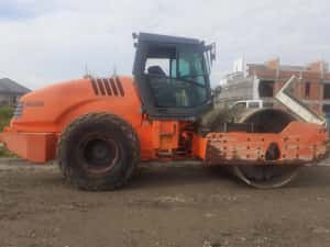 Cilindru compactor  terasier mixt, picior de oaie de închiriat — miniatura 6