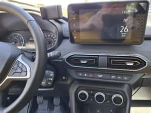 Dacia Sandero Manuală 110 HP Benzină — miniatura 2