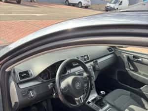 Vand passat 2011 diesel 1,6 — miniatura 2