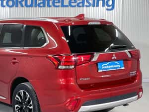 Mitsubishi Outlander - 16.290 EUR, 2018, hibrid — miniatura 4