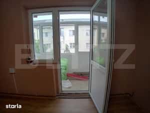 Apartament renovat cu 2 camere decomandate si garaj in Dumbrava Nord Z — miniatura 3