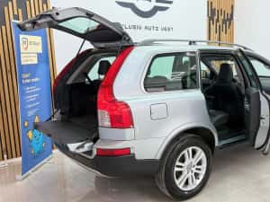 ** Volvo XC90 ** — miniatura 8
