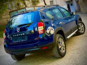 Dacia Duster 4x4 Prestige — miniatura 3