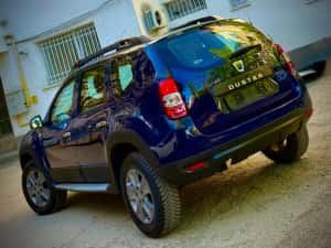 Dacia Duster 4x4 Prestige — miniatura 4