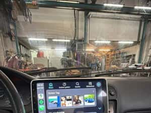 Navigație Android 15 1DIN Universală 10 Inch – CarPlay, 4GB RAM, QLED